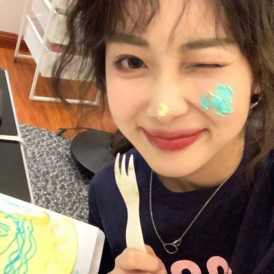 2025女生QQ头像图片真人高清
