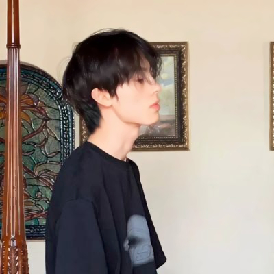 一左一右配对一男一女真人情头图片