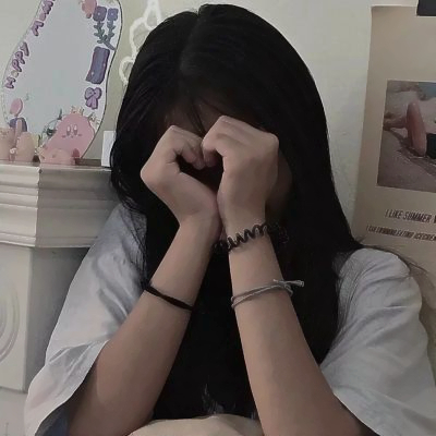 2025很个性的小众真人女头图片