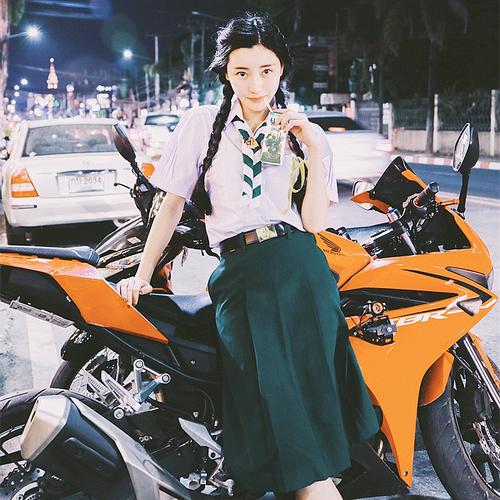 小众不易撞的女生头像