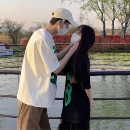 真人戴口罩情侣头像图片