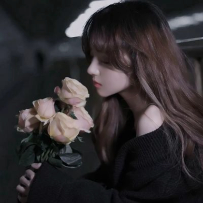 发呆的真人女头像