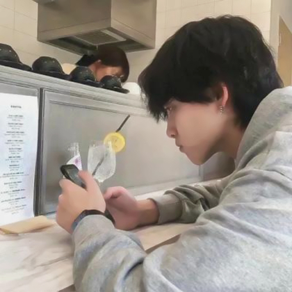 男生小众少年感头像图片
