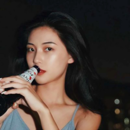 真人高冷女生头像成熟