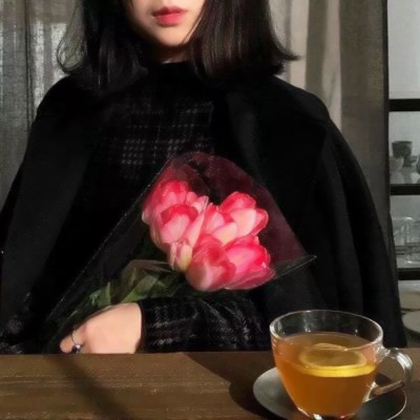 情侣头像真人不露脸一男一女两张图片