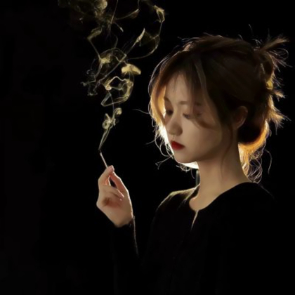 真人高冷女生头像成熟