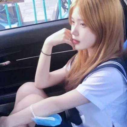 女生头像阳光清纯向上高清图片