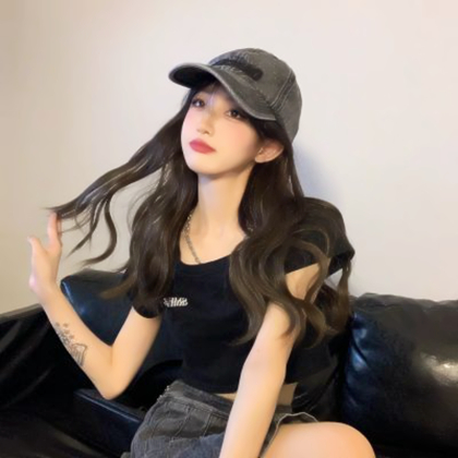 戴帽子女头像酷酷