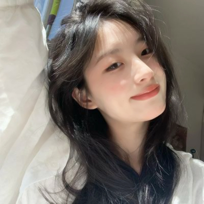 端庄大气女神微信头像图片