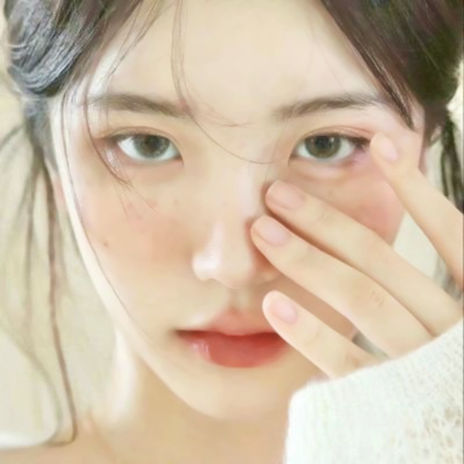 近脸女头ins