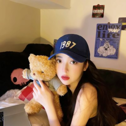 戴帽子女头像酷酷