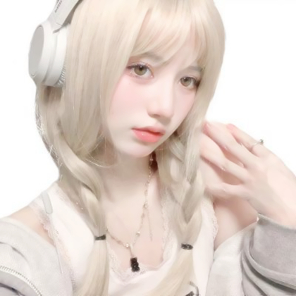 白色背景图头像真人女