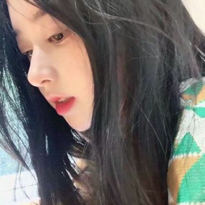 近脸女头ins