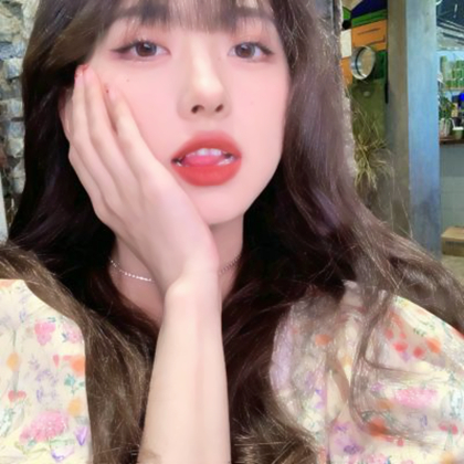 女人漂亮精致的头像