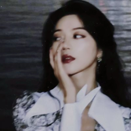 女生氛围感微信头像