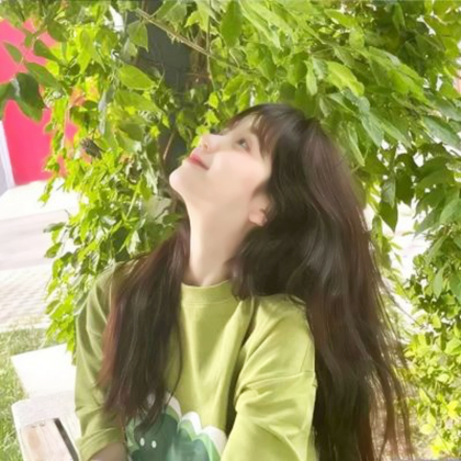女生氛围感微信头像