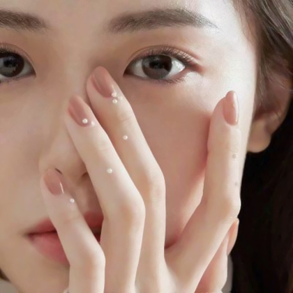 近脸女头ins