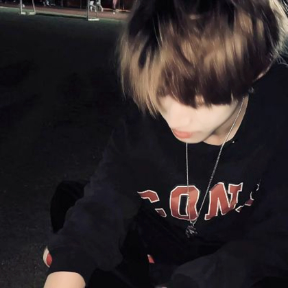 帅哥真人头像侧脸
