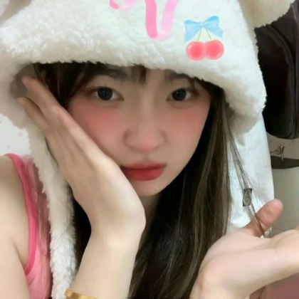 2025年女微信头像真人干净图片