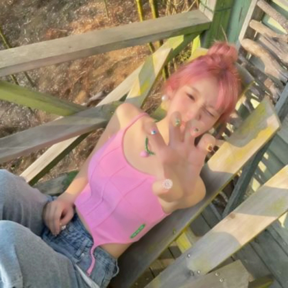 2025女生头像真人稀有潮流时尚图片