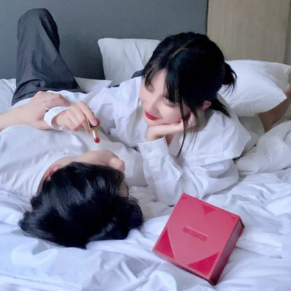 床上情侣头像真人