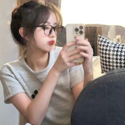 2025女生头像真人稀有潮流时尚图片