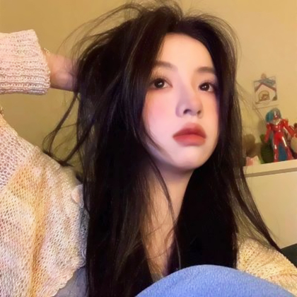 精致女生头像简单干净高清图片