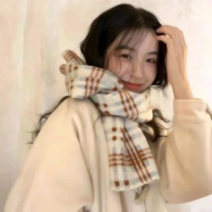 2025年女微信头像真人干净图片