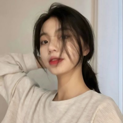 2025年女微信头像真人干净图片