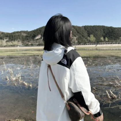 超酷短发中性风女生头像图片