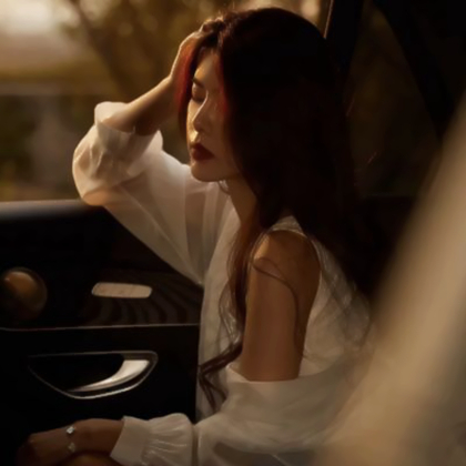 高级氛围感女生头像
