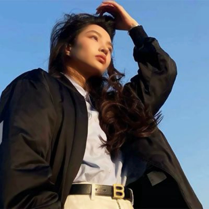 简单又随意的头像女生高清图片