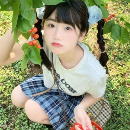 治愈系绿色风格女生头像