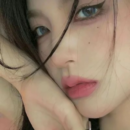 干净阳光小众头像女生