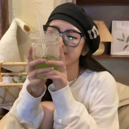 可爱又不失搞怪的真人女生头像图片