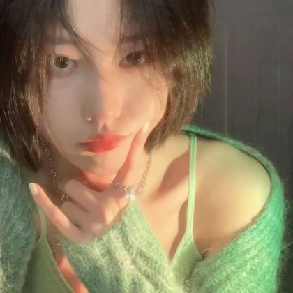 ins绿色系女生头像真人高清图片