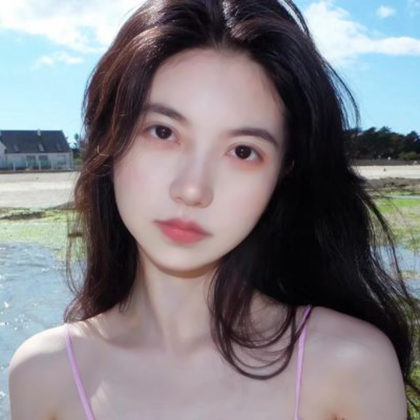 头像高级感女干净真人照片
