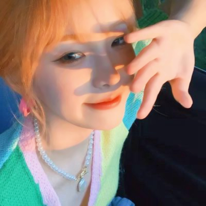 ins绿色系女生头像真人高清图片