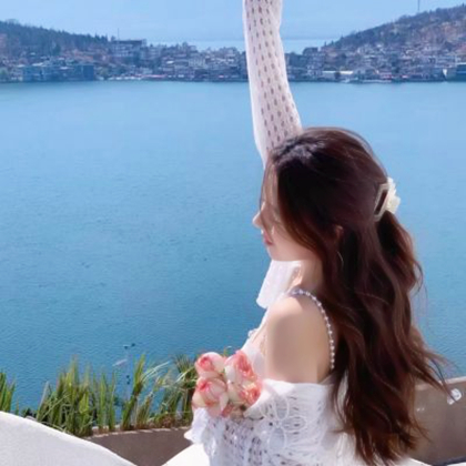 正面自然美女头像