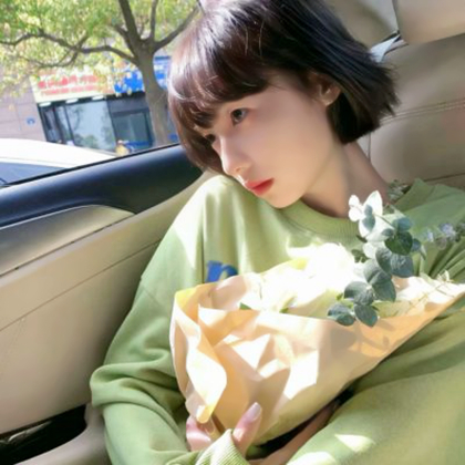 治愈系绿色风格女生头像