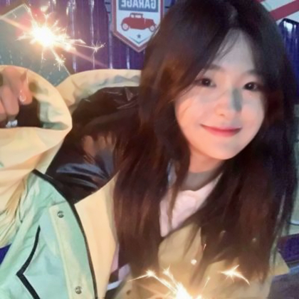 女生头像阳光温柔氛围感强图片