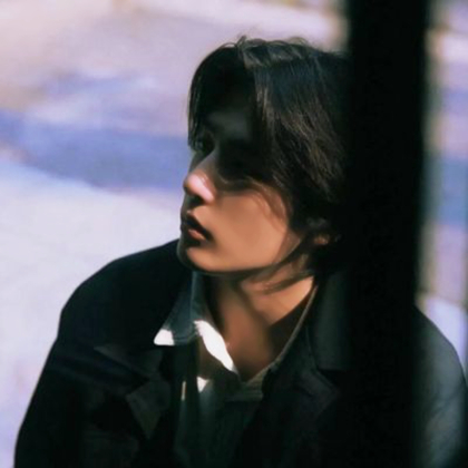 高冷男生头像成熟
