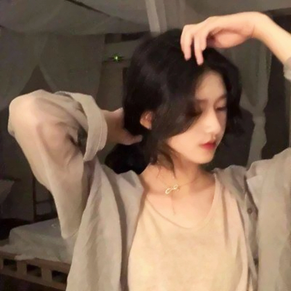 招桃花女头ins风