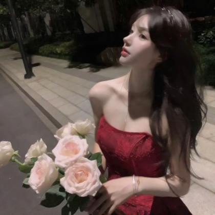 微信头像女生侧脸捧花