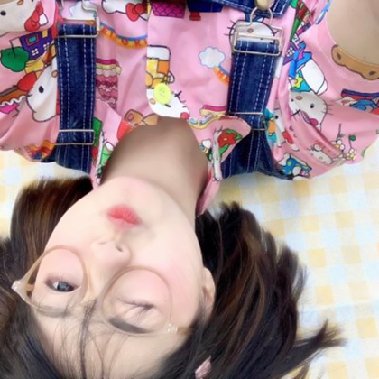 小众高清女生单人头像真人图片