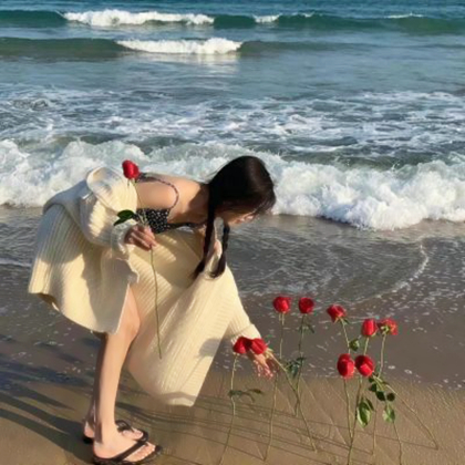 微信头像女生侧脸捧花