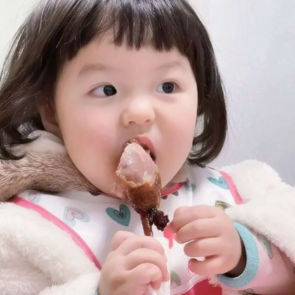 网红小女孩丸子头像