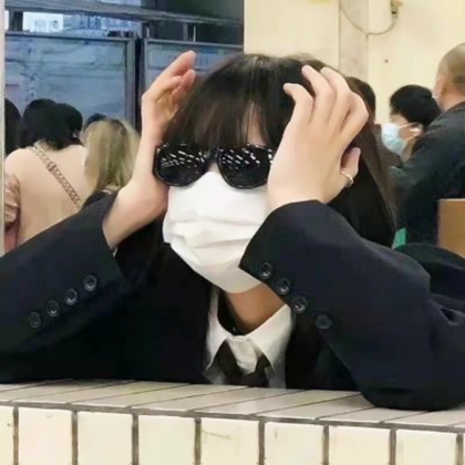 风格各异的真人女头图片