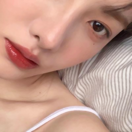 眼神女生头像