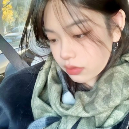 超火的头像女